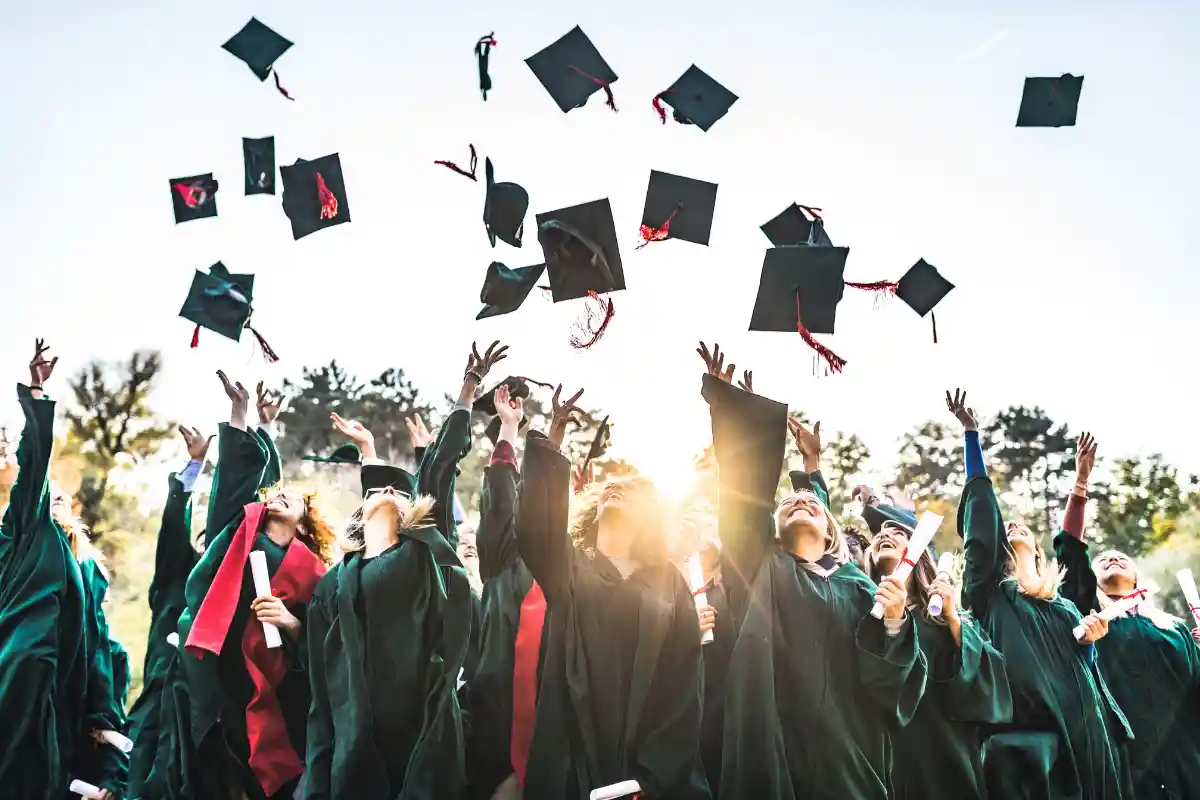 İngiltere Graduate Route Vizesi Rehberi: Mezun Sonrası Çalışma İzni İngiltere Graduate Route Vizesi Rehberi: Mezun Sonrası Çalışma İzni