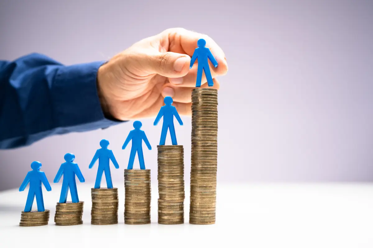 İngiltere’de Ortalama Maaşlar 2025: Meslekler Ne Kadar Kazanıyor? İngiltere’de Ortalama Maaşlar 2025: Meslekler Ne Kadar Kazanıyor?