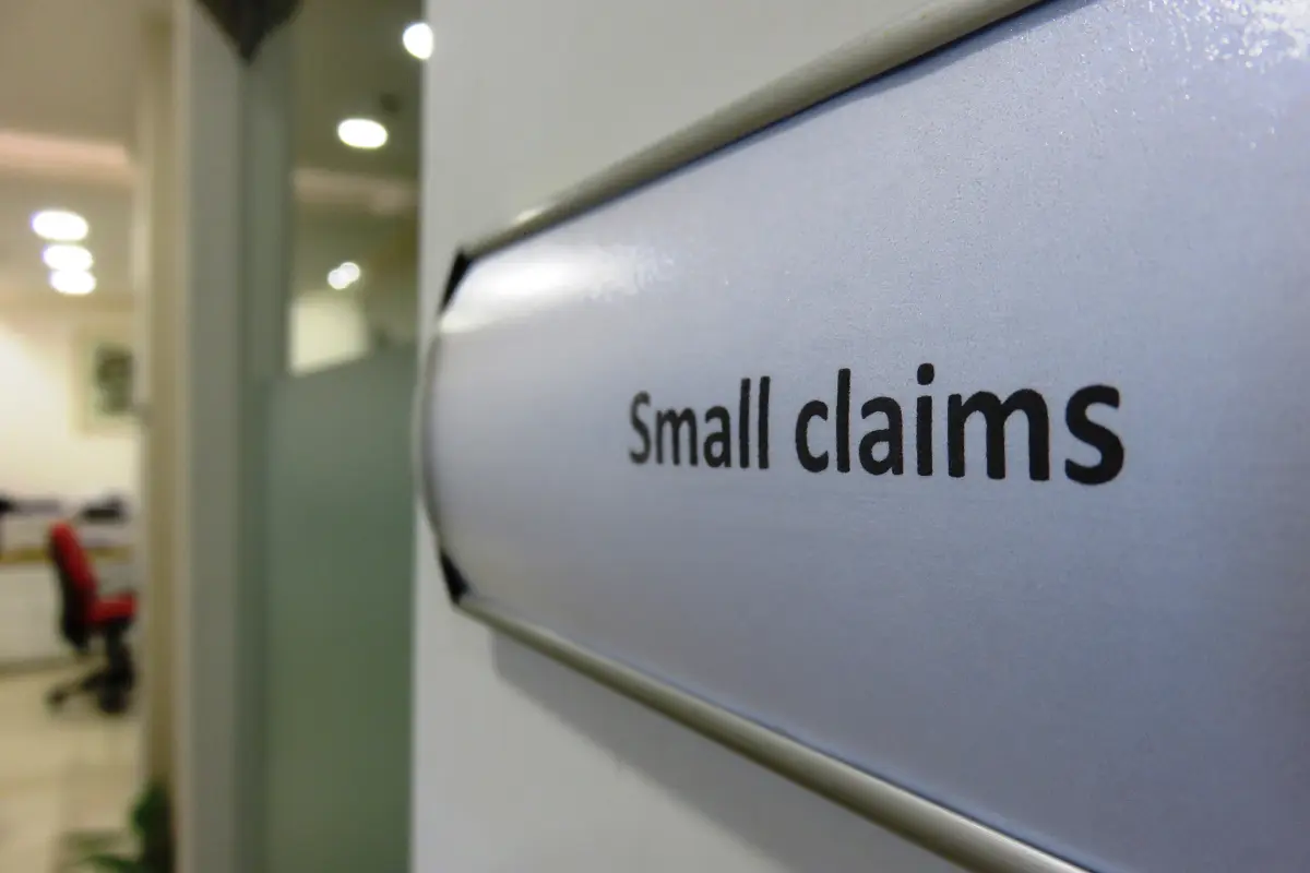 İngiltere Küçük Alacak Davası | Small Claims Mahkemesi Rehberi 2025 İngiltere Küçük Alacak Davası | Small Claims Mahkemesi Rehberi 2025