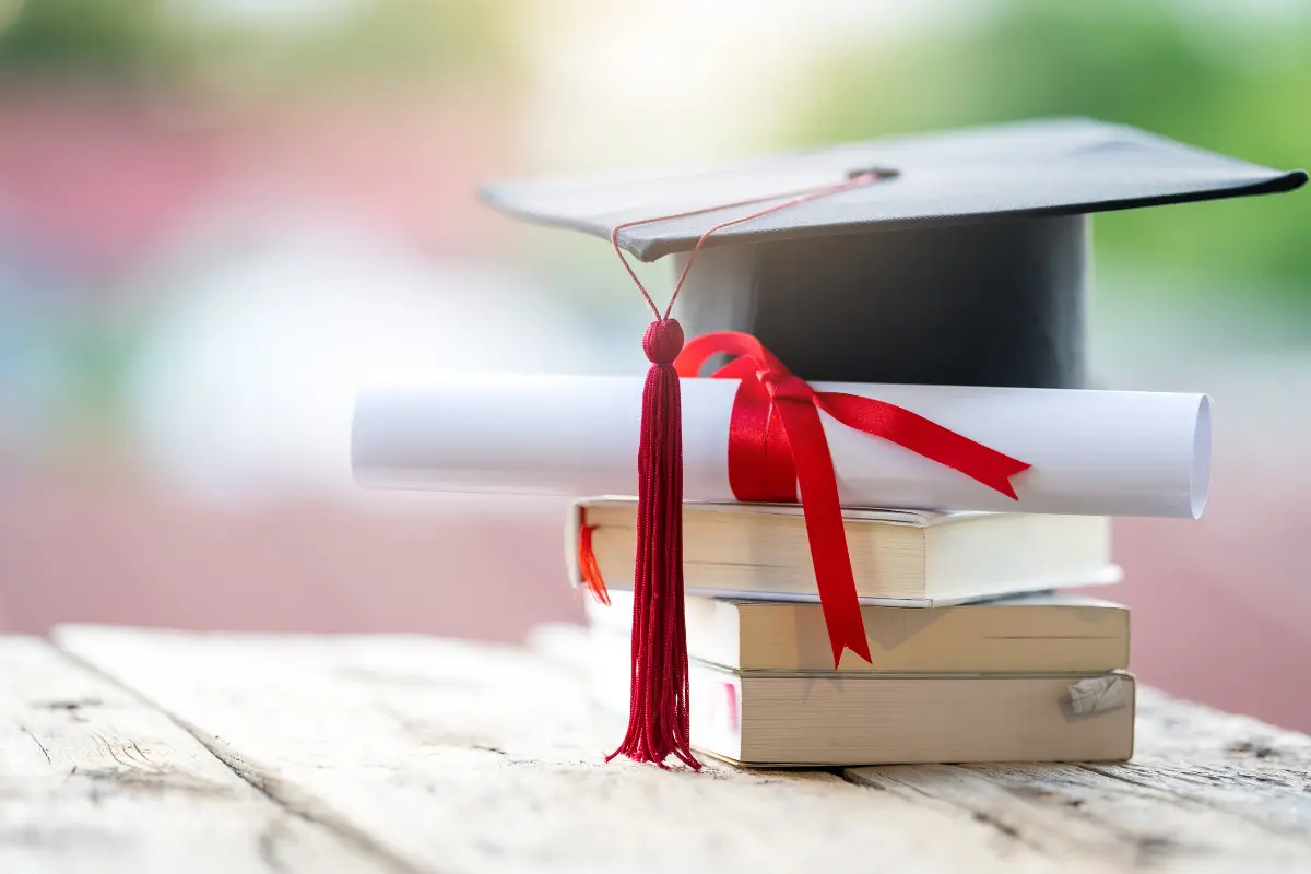 Türkiye’deki Diplomaların İngiltere’de Tanınması: Kapsamlı UK ENIC (NARIC) Rehberi Türkiye’deki Diplomaların İngiltere’de Tanınması: Kapsamlı UK ENIC (NARIC) Rehberi