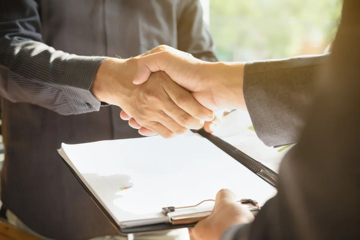 İngiltere’de Şirket Kurarken Hayat Kurtaran Belge: Hissedarlar Sözleşmesi (Shareholders’ Agreement) Neden Gereklidir? İngiltere’de Şirket Kurarken Hayat Kurtaran Belge: Hissedarlar Sözleşmesi (Shareholders’ Agreement) Neden Gereklidir?
