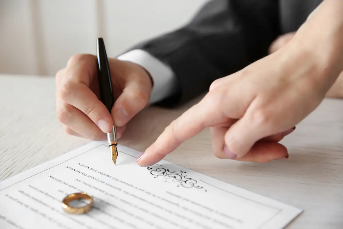 Evlilik Öncesi Güvence: Türkiye’de Yapılan Evlilik Sözleşmesi (Prenuptial Agreement) İngiltere’de Geçerli midir? Evlilik Öncesi Güvence: Türkiye’de Yapılan Evlilik Sözleşmesi (Prenuptial Agreement) İngiltere’de Geçerli midir?